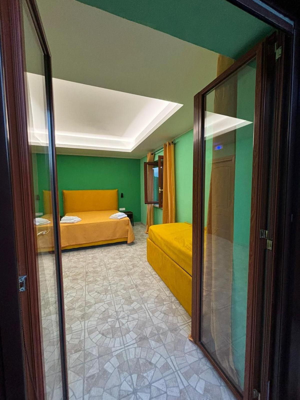 Domus Arco Romano Guest House Itri Exterior foto