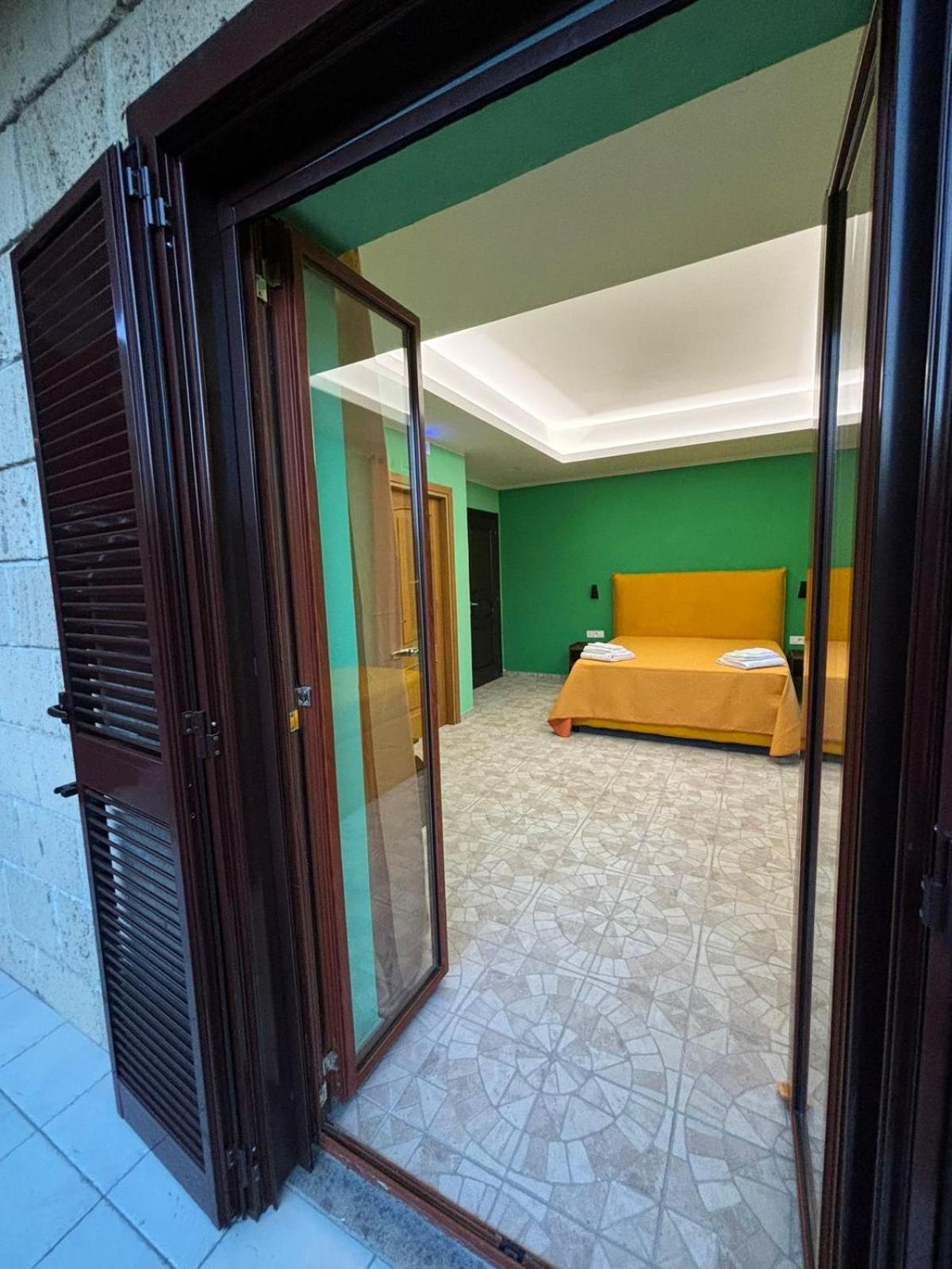 Domus Arco Romano Guest House Itri Exterior foto