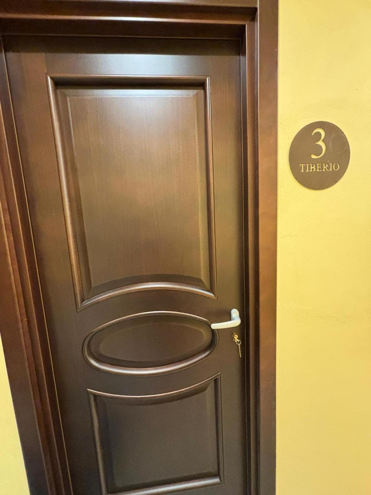 Domus Arco Romano Guest House Itri Exterior foto