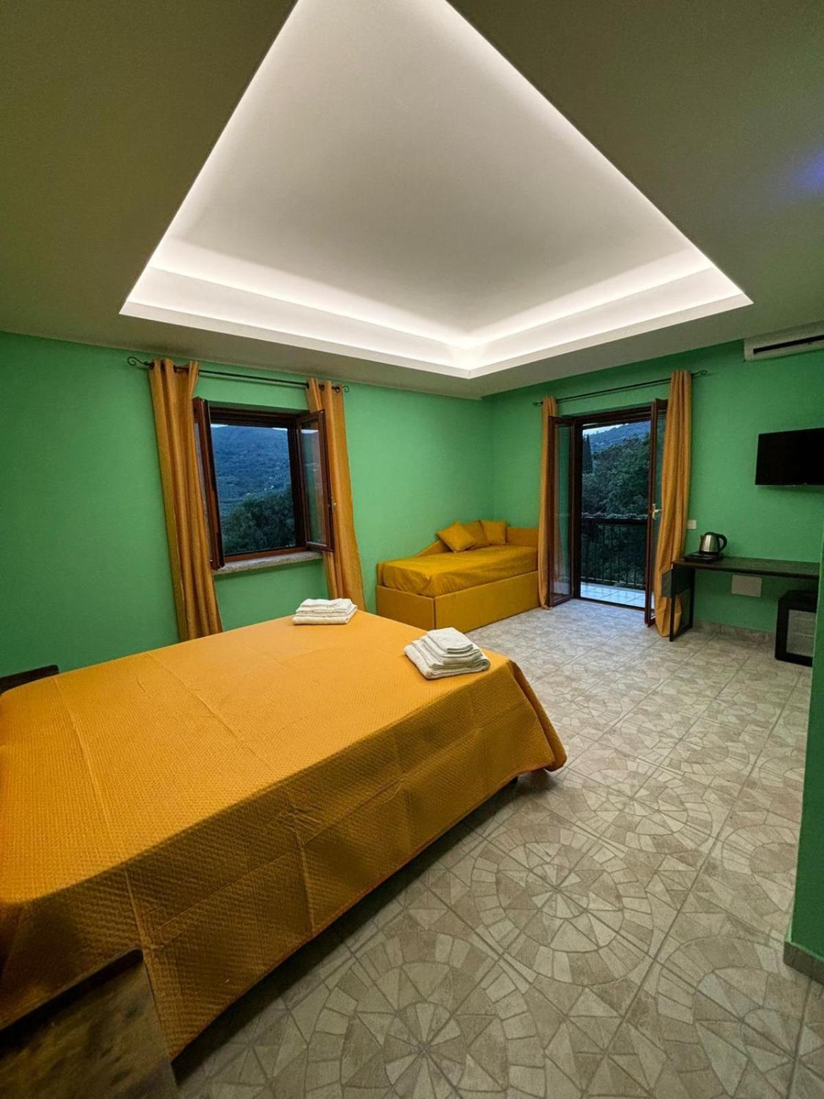 Domus Arco Romano Guest House Itri Exterior foto