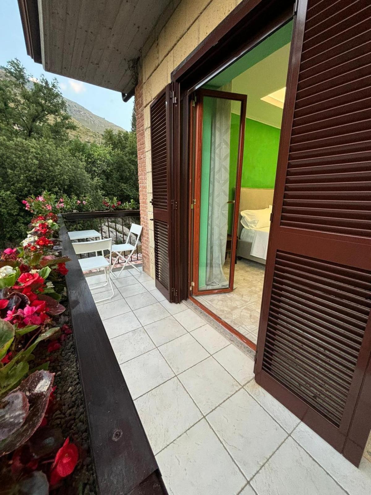 Domus Arco Romano Guest House Itri Exterior foto